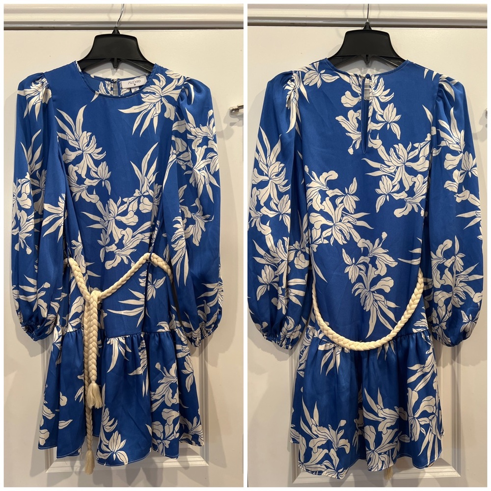 NWOT! Alexis x Target blue/cream floral tropical print dress with rope tie belt - Picture 2 of 7